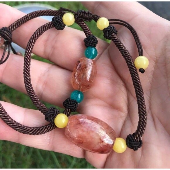 Fire Quartz Adjustable String Bracelet - Picture 4 of 4